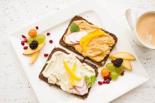 sanduíches e frutas na dieta cetônica